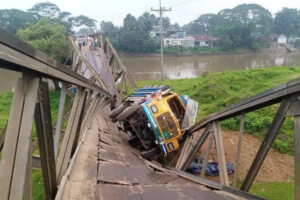 Neglected Bailey Bridge Collapses in Dhobaura