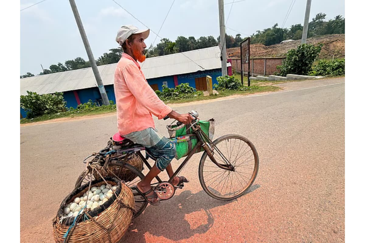Plundered by Traffickers, Magura Man Peddles Eggs to Survive