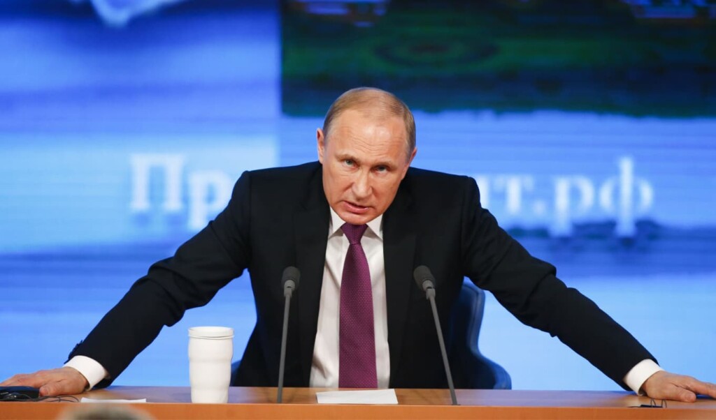 Putin’s Visual Transformation From Shadow Bureaucrat to Autocrat