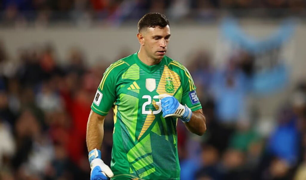 Scaloni Tests Backup Goalkeepers Following Martinez Injury