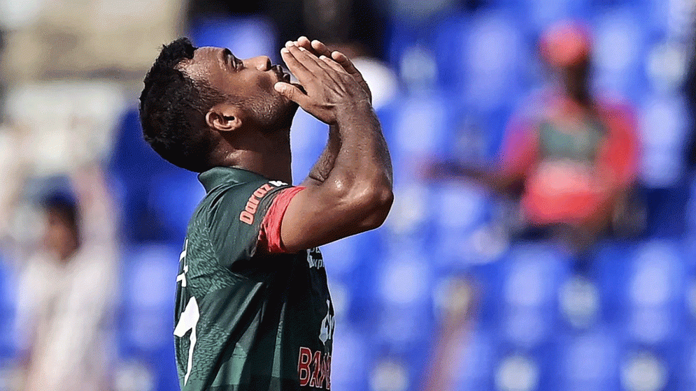 Shoriful Strikes Twice as Bangladesh Challenge Australia