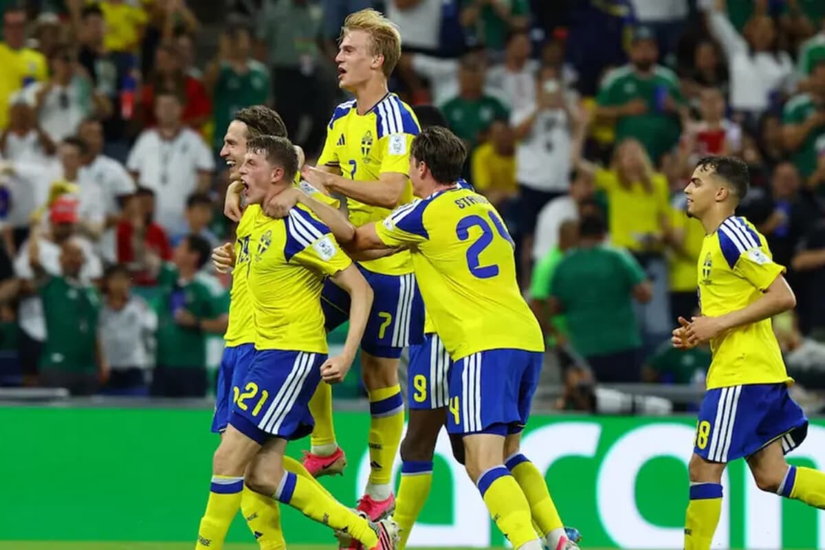 Sweden Overwhelm Tunisia in Dominant Group Opener