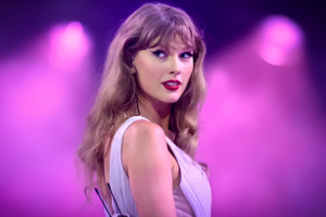 Taylor Swift Reaches Two Billion Dollar Net Worth