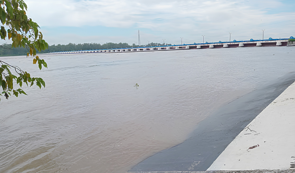 Teesta River Nears Danger Level Amid Upstream Rush Teesta River Nears Danger Level Amid Upstream Rush