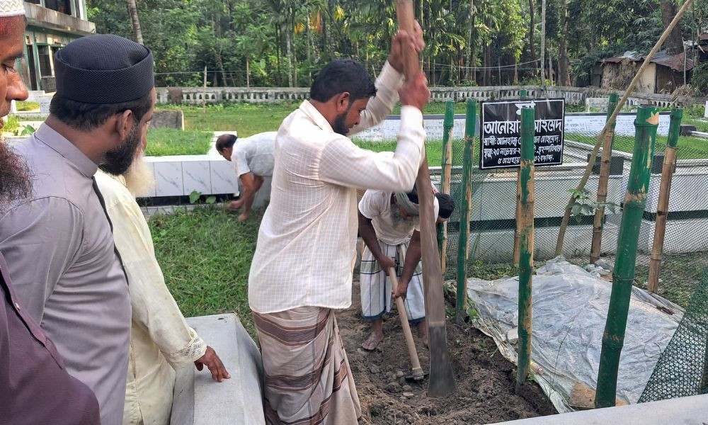 Tofail Ahmed to Be Buried Beside Parents