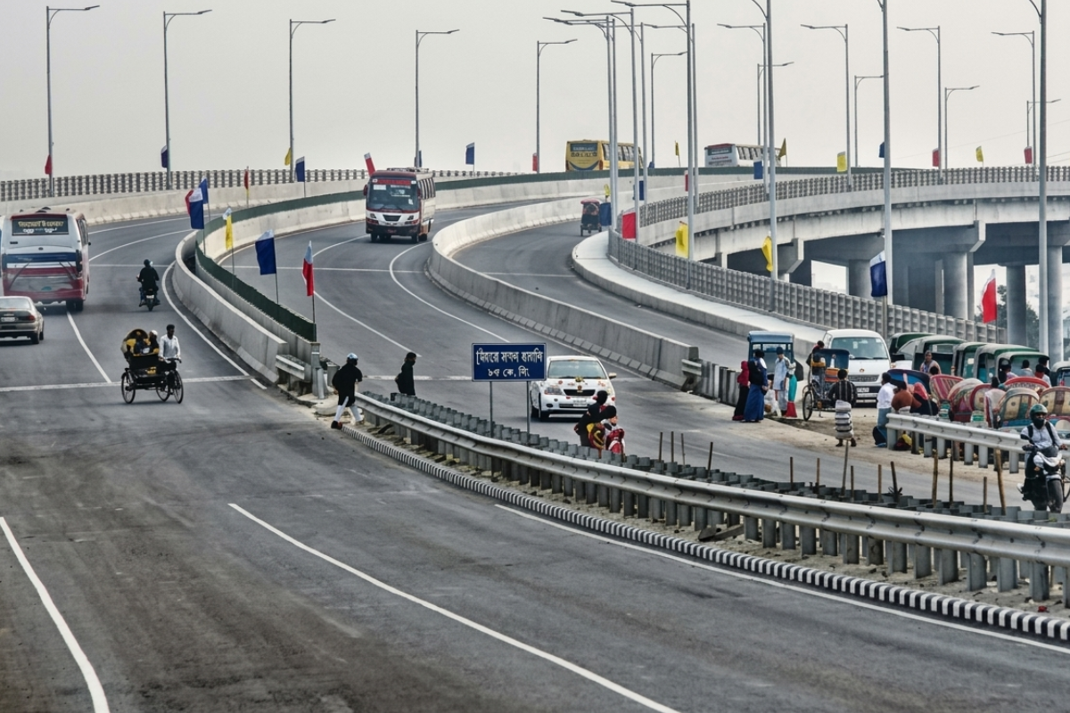 Two Road Cleaners Killed In Highway Bus Collision