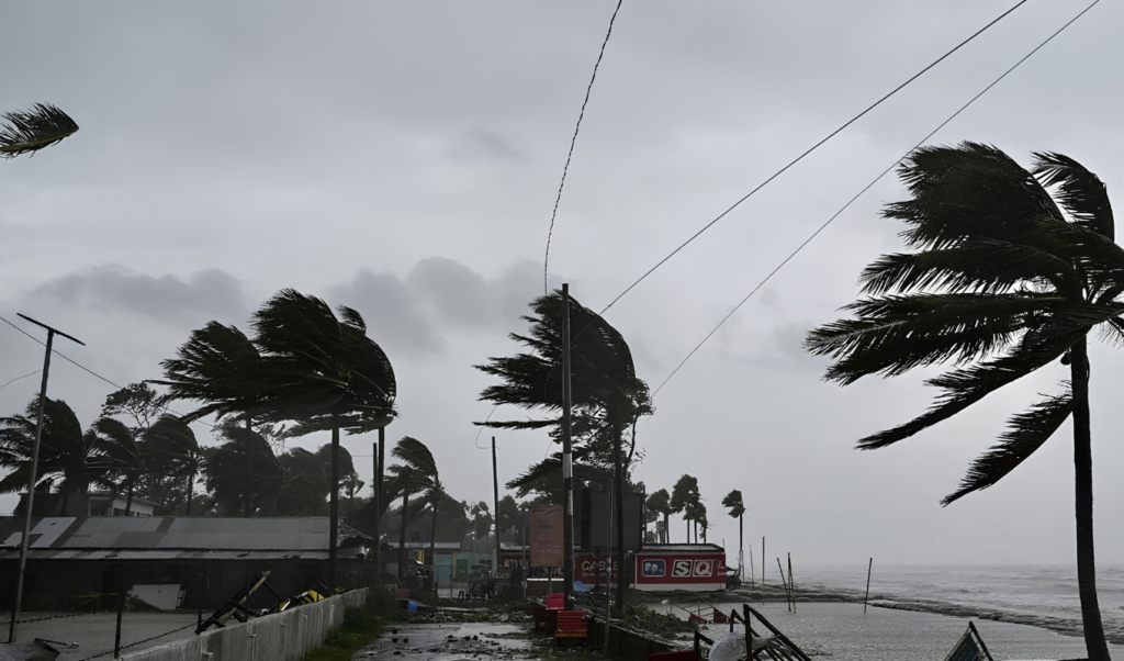Weather alert issued as squalls threaten nine Bangladesh districts Weather alert issued as squalls threaten nine Bangladesh districts