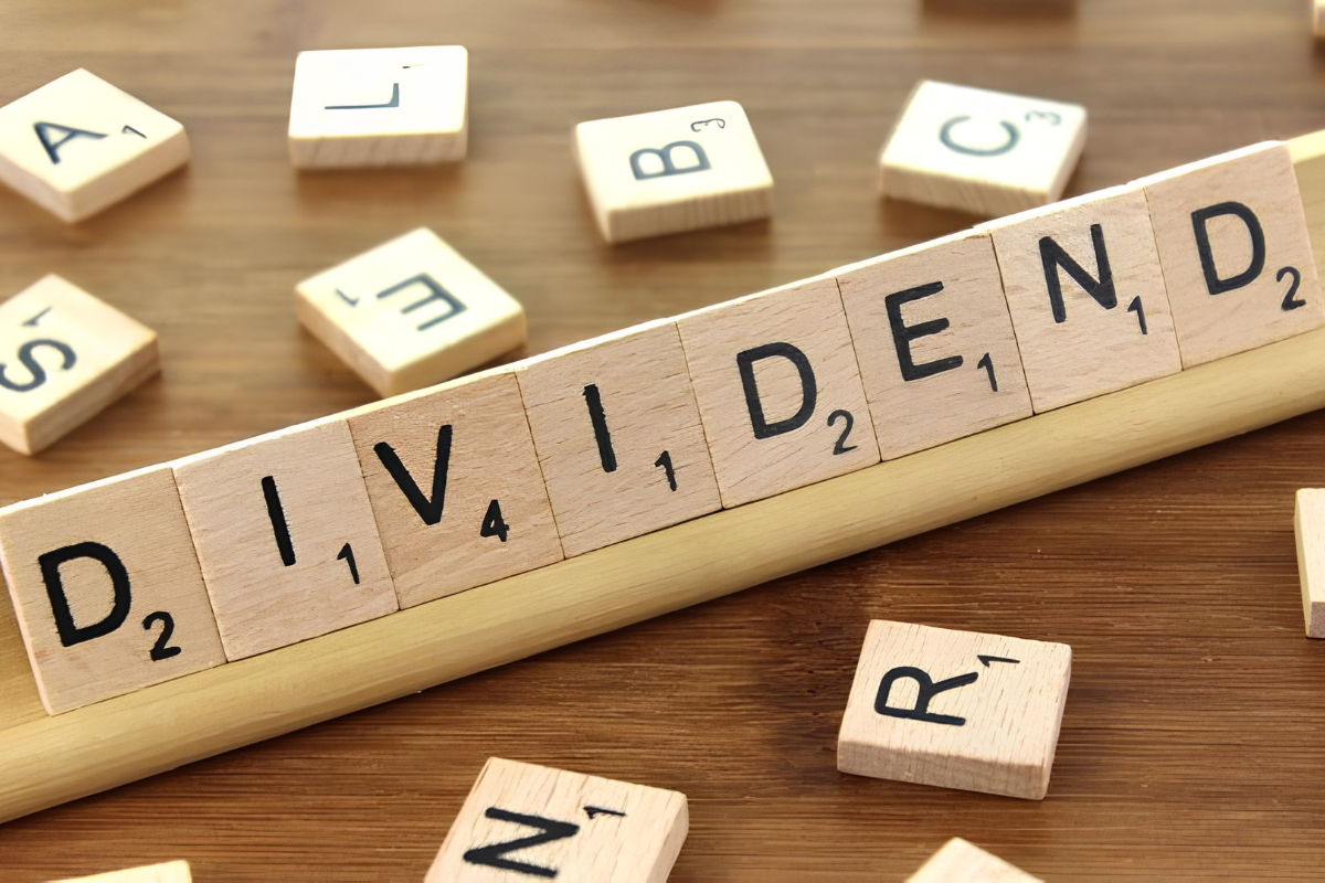Two Listed Non-Life Insurers Declare Cash Dividends