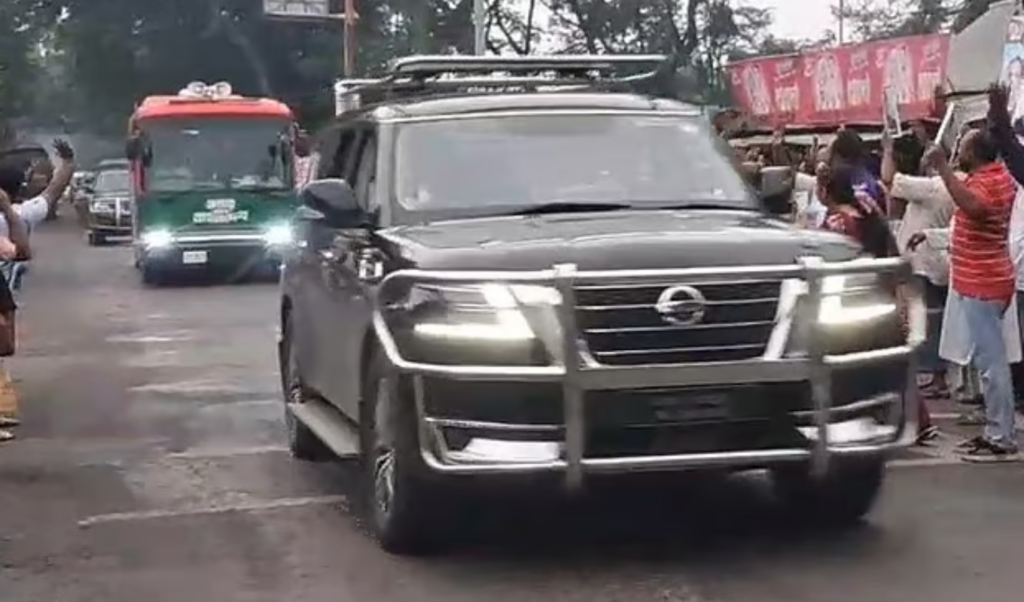 Brick Dropped Before Prime Minister Tariq Rahmans Convoy in Madaripur Brick Dropped Before Prime Minister Tariq Rahman’s Convoy in Madaripur