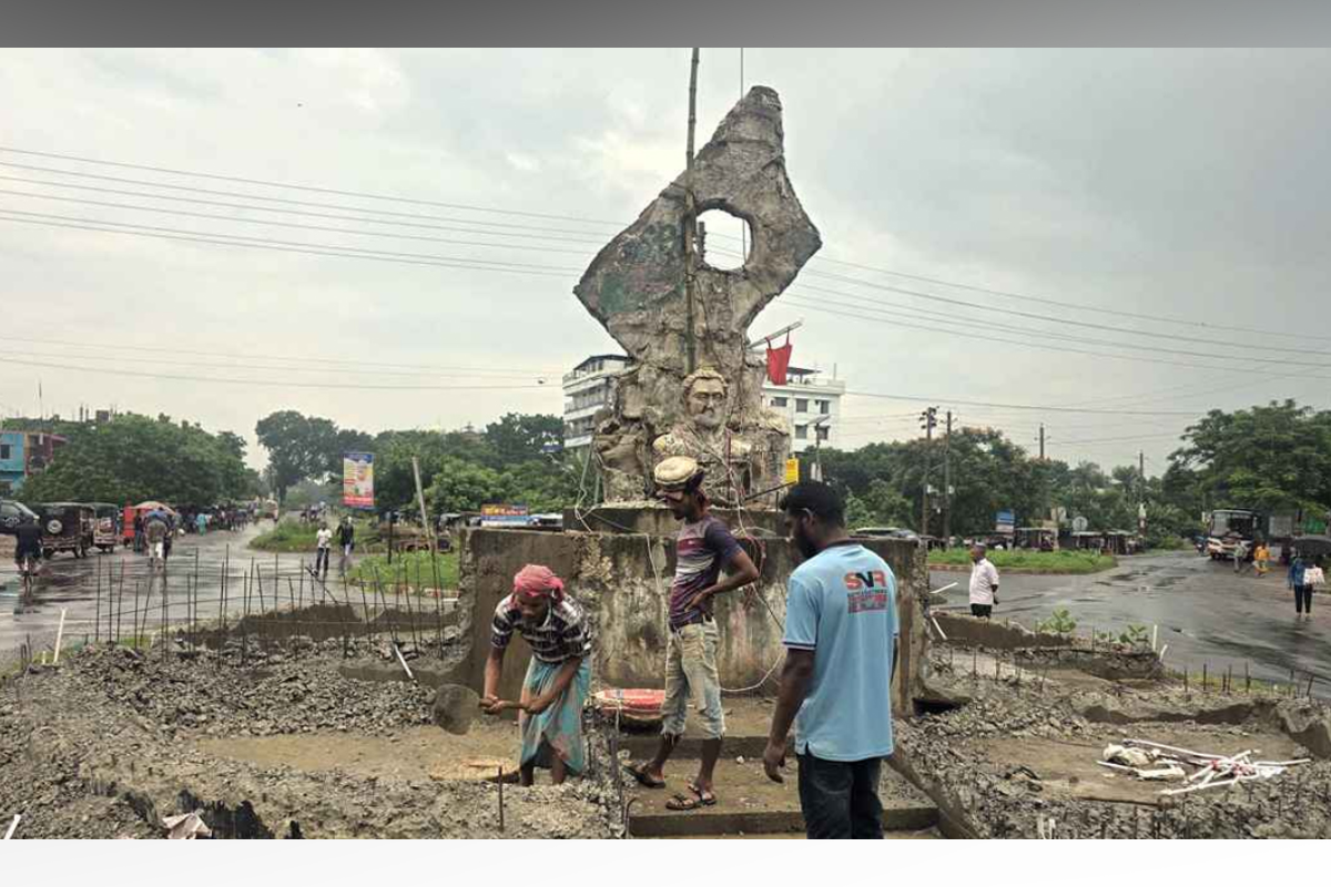 Demolition of Monument Honouring War Hero Suspended After Outcry
