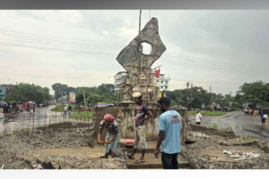 Demolition of Monument Honouring War Hero Suspended After Outcry