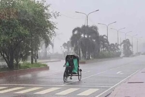 Dhaka Swelters as Monsoon Humidity Persists Despite Rain Forecast