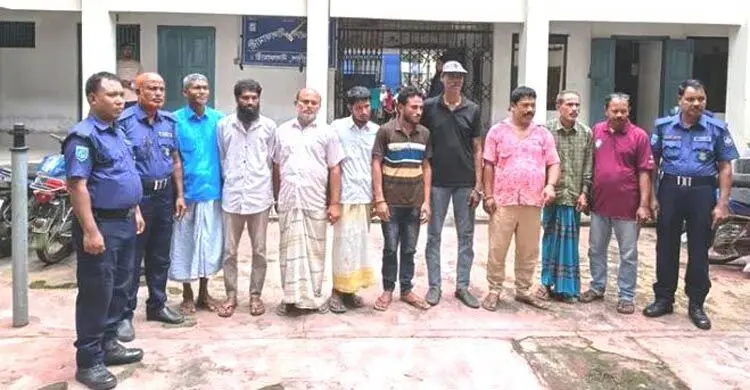 Eight Arrested in Gambling Raid, Including Jubo Dal Leader