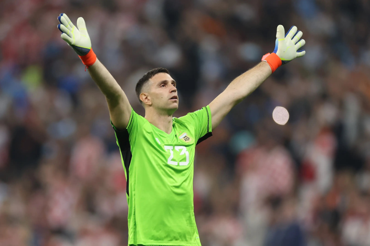 Emiliano Martínez Set to Break Argentina Goalkeeping Record Against England