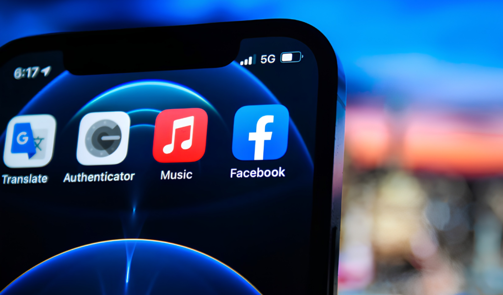 Facebook Hit by Global Outage Causing Widespread Desktop Errors Facebook Hit by Global Outage Causing Widespread Desktop Errors