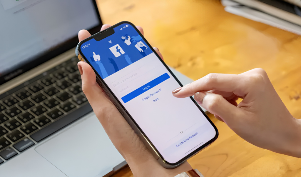 Facebook Resumes Service Following Two Hour Global Desktop Outage Facebook Resumes Service Following Two-Hour Global Desktop Outage