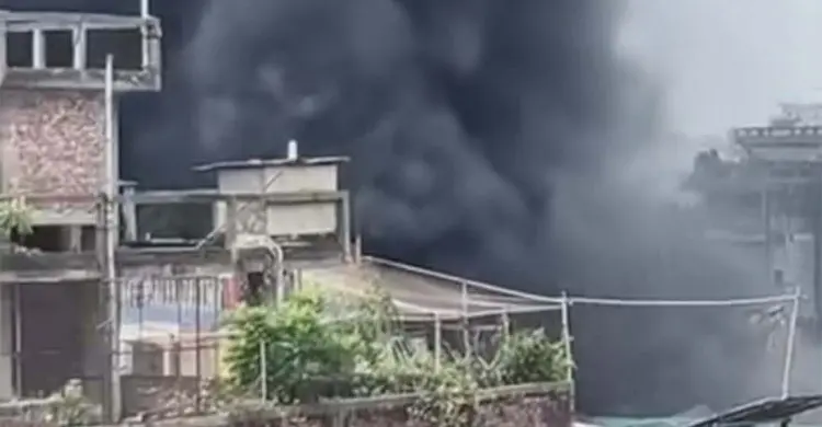 Fire Erupts at Kamrangirchar Footwear Factory