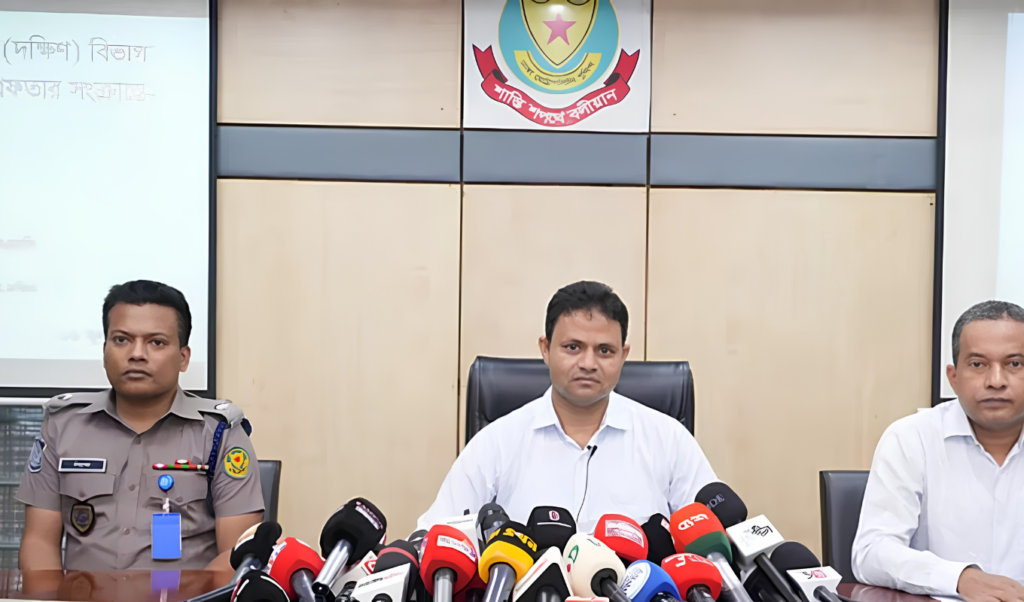 Five Arrested for Blackmailing Victims via Extortionate Honeytrap Scheme Five Arrested for Blackmailing Victims via Extortionate Honeytrap Scheme