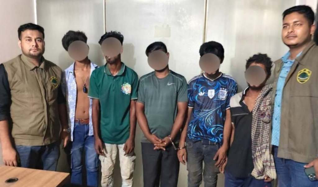 Five Suspected Robbers Arrested in Kawran Bazar Operations Five Suspected Robbers Arrested in Kawran Bazar Operations