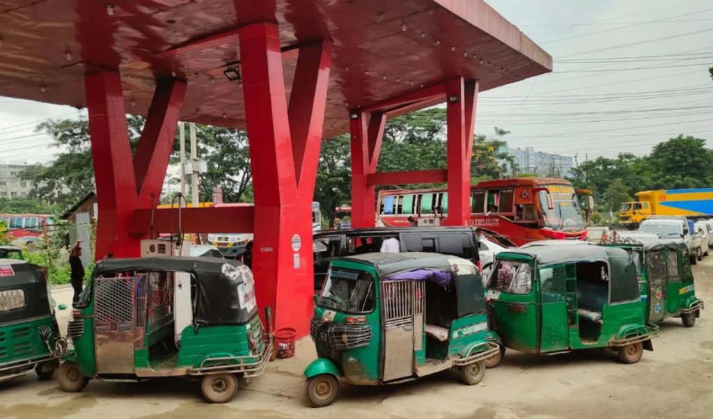 Gridlock and Lost Earnings as Capital Faces Severe Gas Shortage Gridlock and Lost Earnings as Capital Faces Severe Gas Shortage