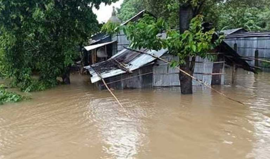 Jamuna Water Levels Surge Triggering Flood Alarms in Sirajganj Jamuna Water Levels Surge, Triggering Flood Alarms in Sirajganj