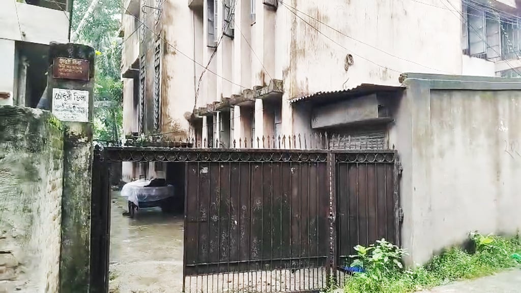Lonely End in a House Once Full of Family