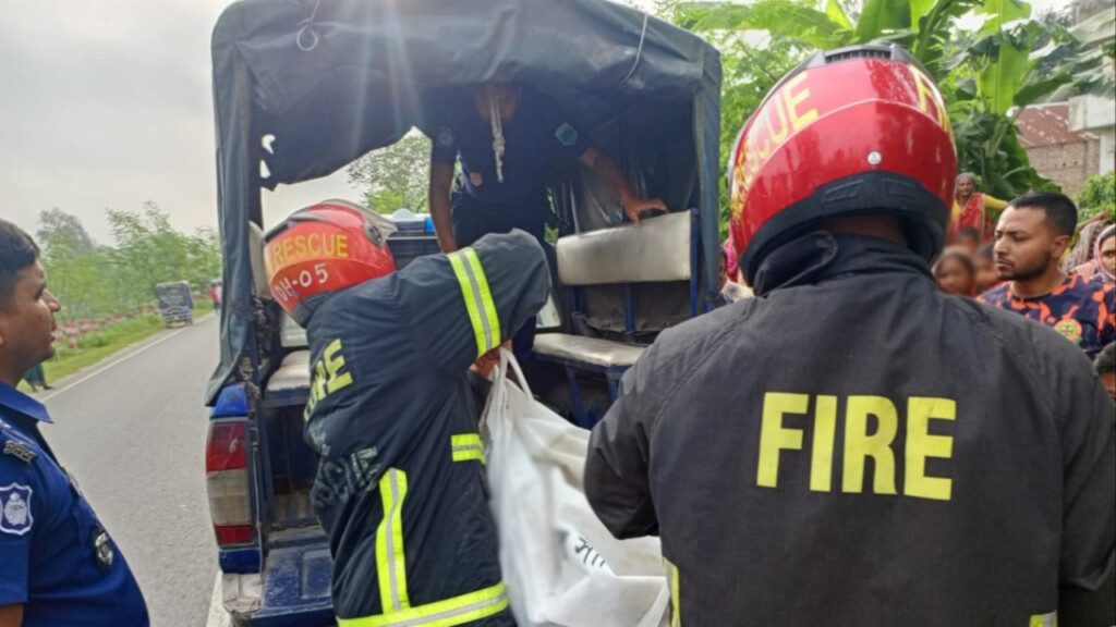 Motorcyclist Killed as Speeding Sand Truck Hits Bike in Bogura Motorcyclist Killed as Speeding Sand Truck Hits Bike in Bogura