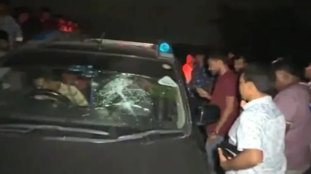 Shots Fired at Journalists Moving SUV in Hathazari Shots Fired at Journalist’s Moving SUV in Hathazari