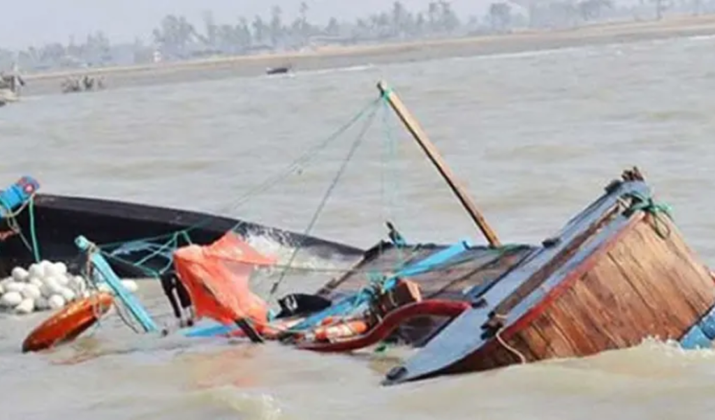 Six Fishermen Missing After Trawler Capsizes in Bay of Bengal Six Fishermen Missing After Trawler Capsizes in Bay of Bengal