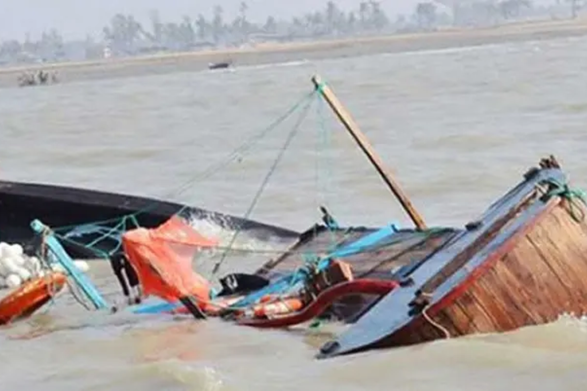Six Fishermen Missing After Trawler Capsizes in Bay of Bengal