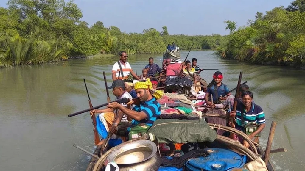 Small Jahangir Gang Leader Among 27 Surrenders in Sundarbans Small Jahangir Gang Leader Among 27 Surrenders in Sundarbans