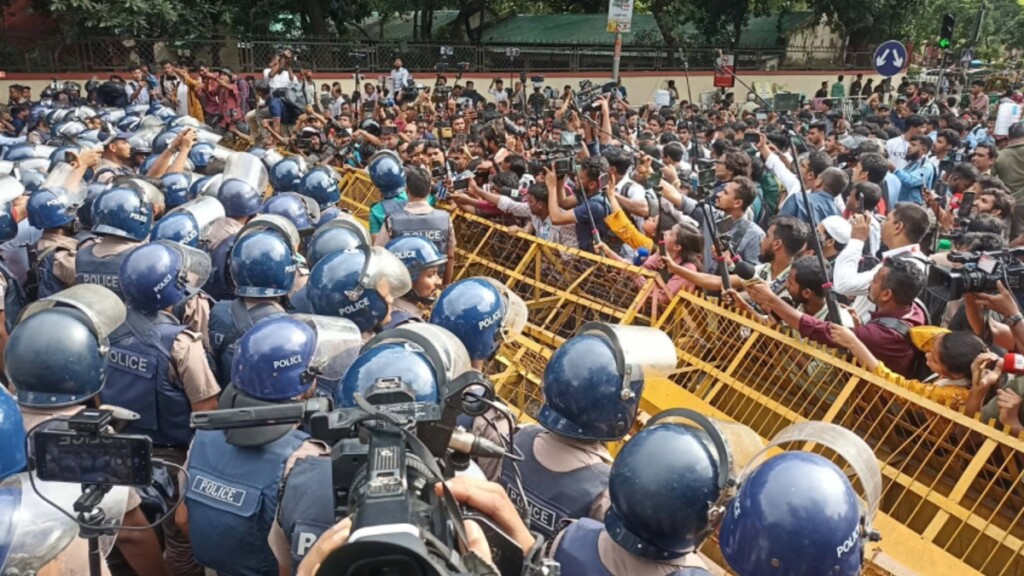 Students Blocked Outside Education Building Students Blocked Outside Education Building