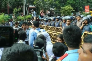 Students Submit Six-Point Demand at Secretariat