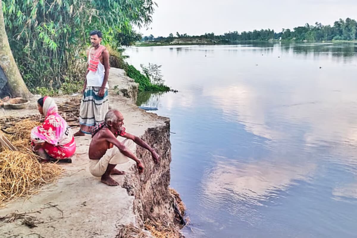 Tragic Bank Erosion Along Bangali and Karatoya Rivers Devastates Bogura Communities