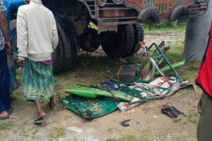 Truck Crushes Battery-Run Auto-Rickshaw, Killing Three