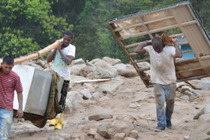 Twin Earthquakes Hit Venezuela, Raising Fears of Massive Economic Loss