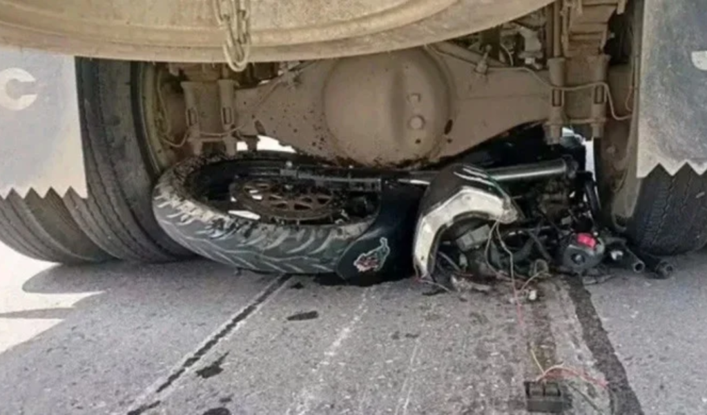 Two HSC Candidates Killed in Narsingdi Road Crash Two HSC Candidates Killed in Narsingdi Road Crash