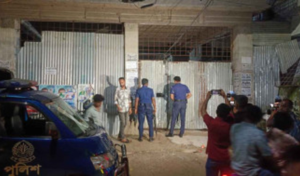 Two Workers Die After Falling Into Industrial Sewage Tank Two Workers Die After Falling Into Industrial Sewage Tank