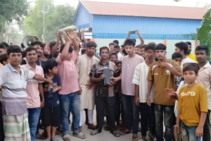 Angry Residents Detain Electricity Worker in Pabna Over Severe Outages