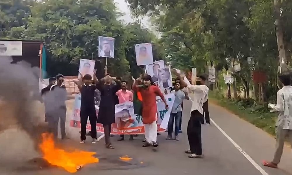 Awami League Student Wing Blocks Dhaka-Khulna Highway