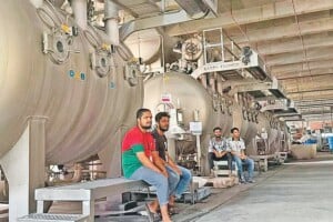 Bangladesh Energy Crisis Forces Shutdowns Across Over 100 Manufacturing Facilities
