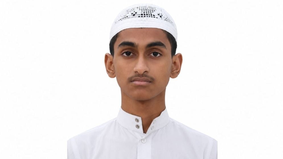 Bangladeshi Youth Wins First Place in Quran Competition