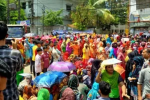 Chittagong Garment Workers Block Road Over Unpaid Wages