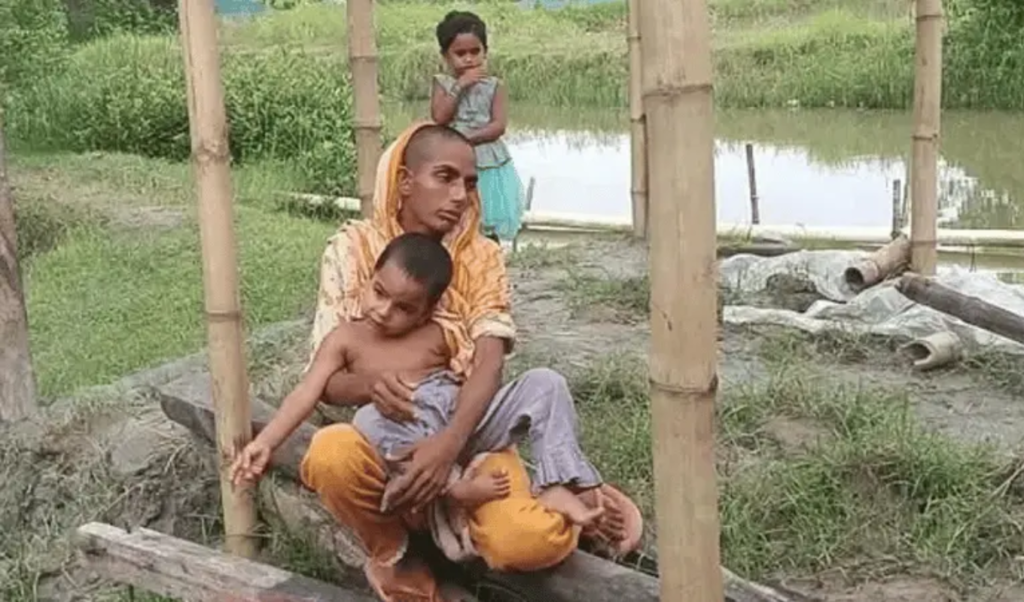 Destitute Mother Forced to Sell Hair to Clear Rent in Bagerhat Destitute Mother Sells Hair to Pay Rent in Bagerhat