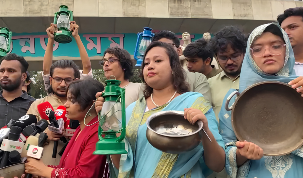 Dhaka Students Protest Severe Power And Gas Shortages With Cooking Pots Dhaka Students Protest Severe Power And Gas Shortages With Cooking Pots