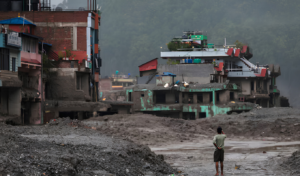 Disaster at Nepal-Tibet Border Leaves 633 Dead and Thousands Missing