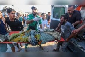 Israeli Strike on Gaza Café Kills Six, Injures 14