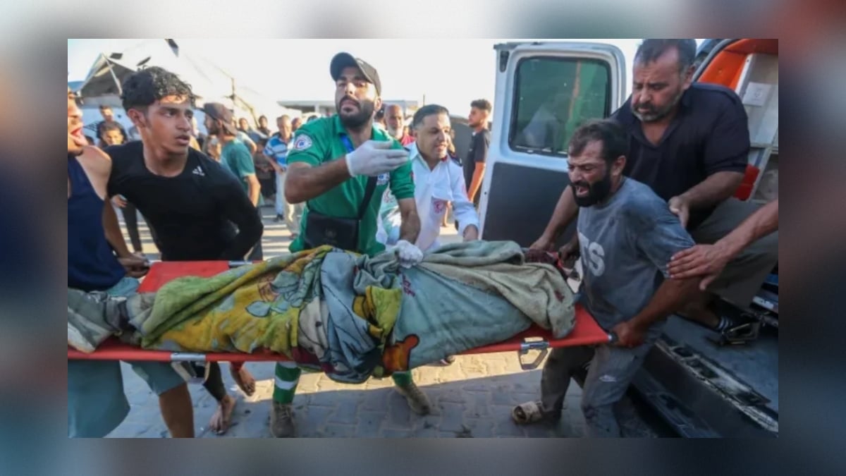 Israeli Strike on Gaza Café Kills Six, Injures 14