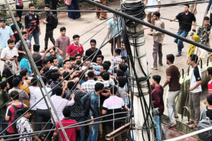 Jagannath University Clash Erupts Between Chhatra Dal and Shibir