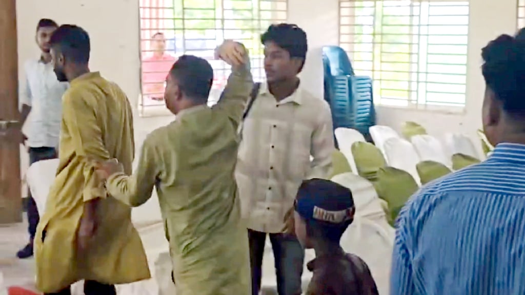 July Fighters Allege Assault at State Reception